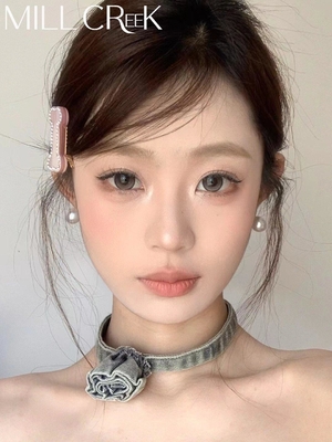 Giá tốt. Kính áp tròng dùng một lần hàng ngày màu Xám Đào Mật Ong, kết hợp hai tông màu, có bảo vệ UV trực tuyến