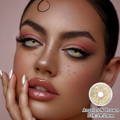 Buon prezzo Lenti a contatto colorate annuali Mill Creek Angeles N Brown con tonalità marrone naturale morbida ed effetto ingrandente delicato, realizzate in materiale HEMA-NVP di alta qualità in linea